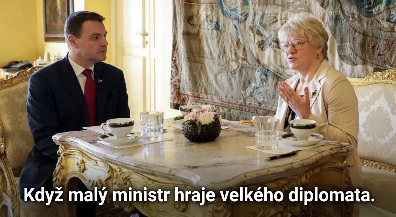 Macinka - ruská velvyslankyně.jpg